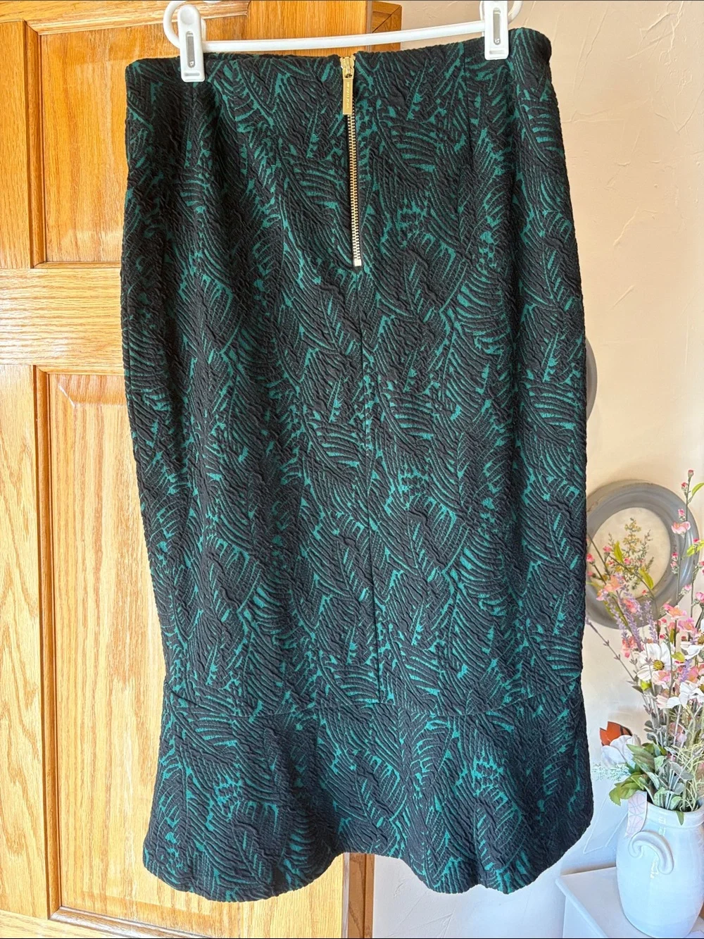 Michael Kors Black and Green Textured Midi Skirt with Flounce Hem